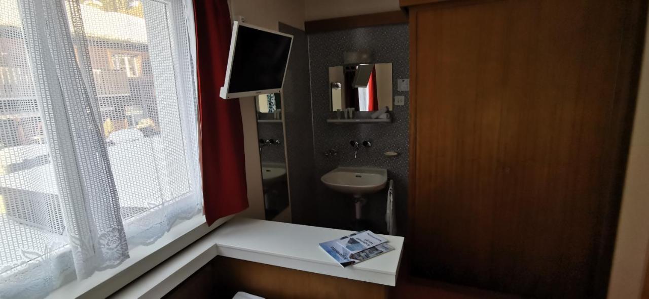 Hotel Bergidyll 安德马特 外观 照片
